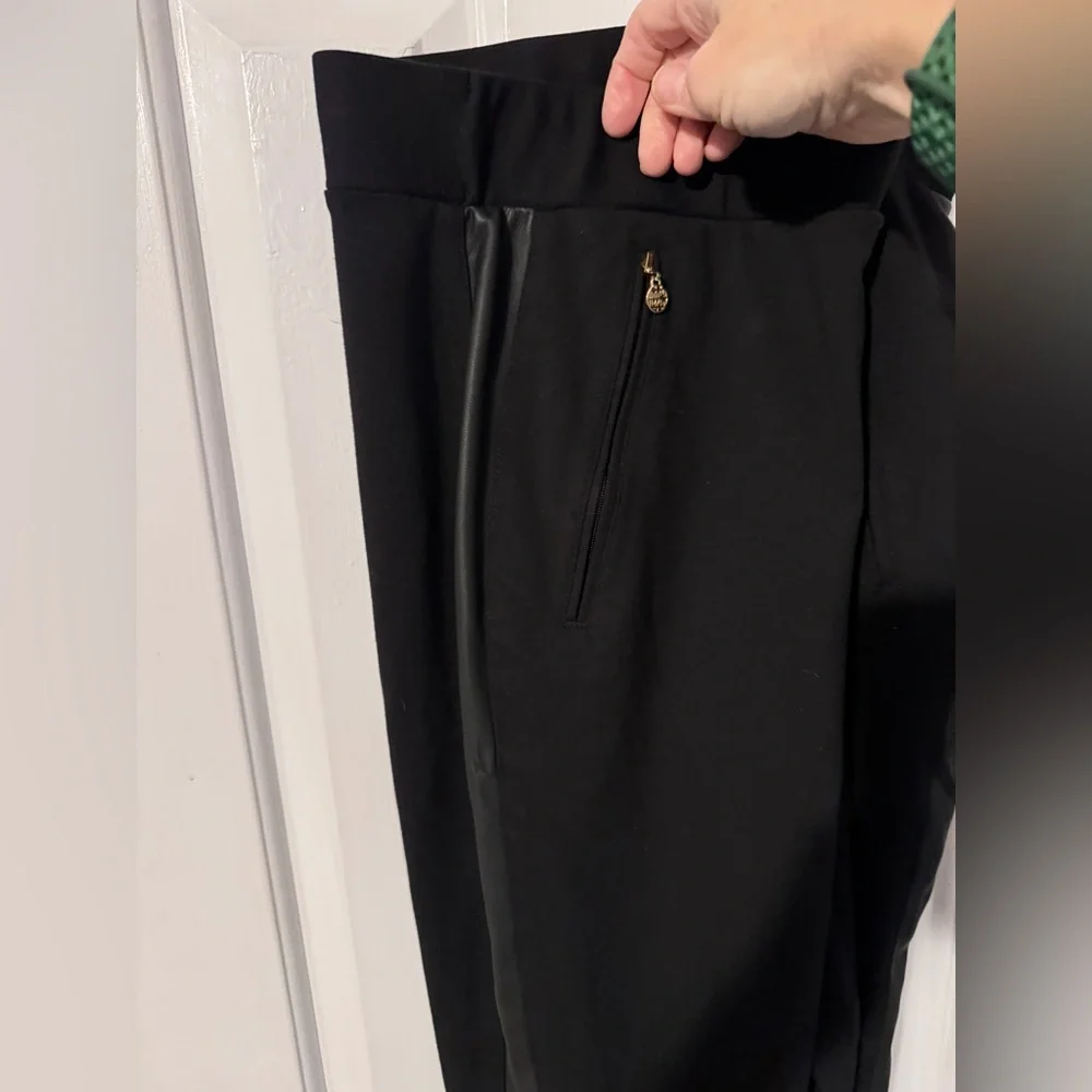 Emily McCarthy Ponte Pants with Faux Leather Side Stripe Zip Pockets Crop EUC